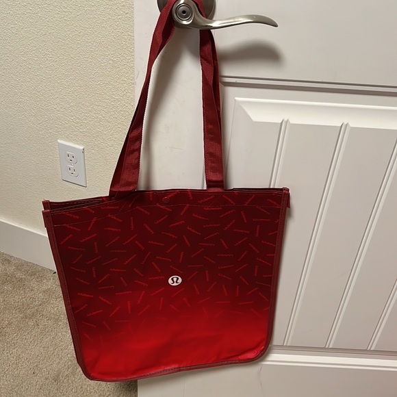 NEW LULULEMON 2022 Reusable Holiday pattern shopping tote bag Red BIG - Picture 2 of 2